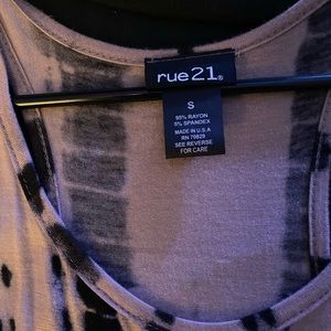 Brown & black blouse. Rue 21.